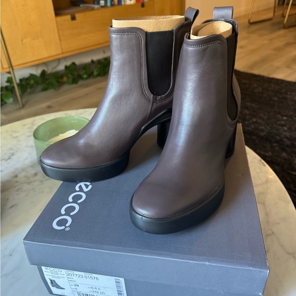 Ecco Booties size 8.0-8.5